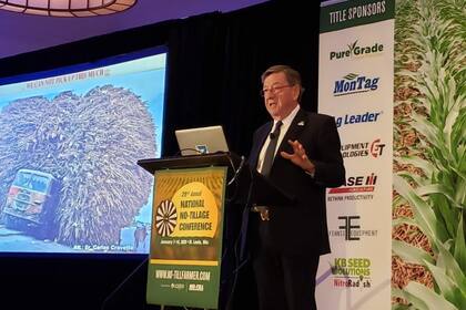 Roberto Peiretti en la 2023 National No-Tillage Conference