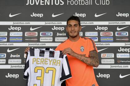 Roberto Pereyra se queda en Juventus