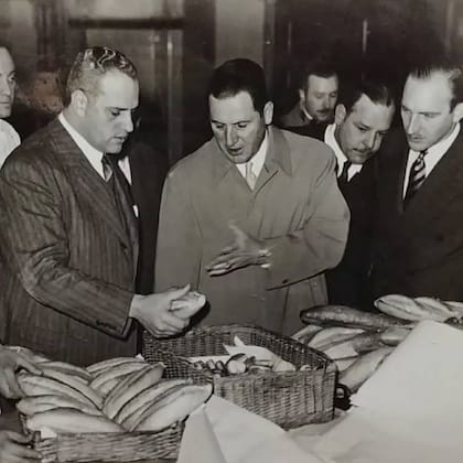 Roberto Pettinato, padre del músico y conductor, en abril de 1953 era Director General de Institutos Penales