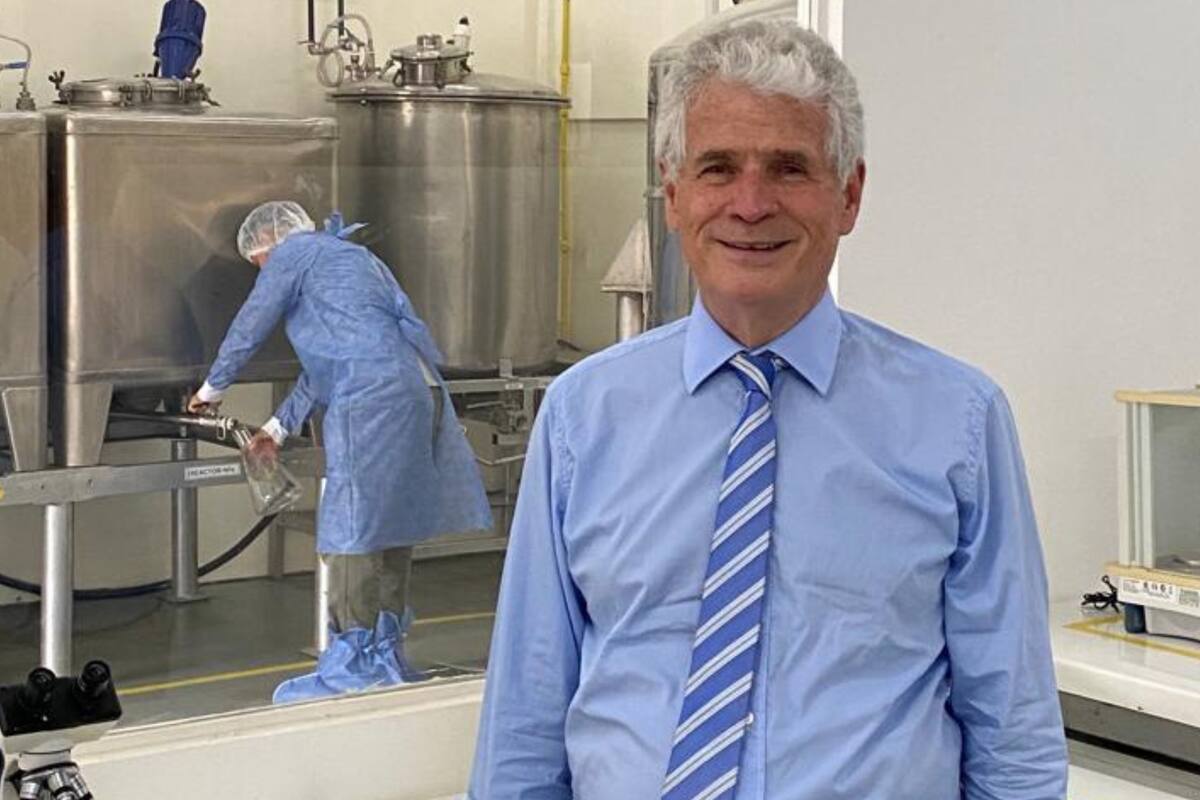 Roberto Rapela es un médico cirujano e investigador