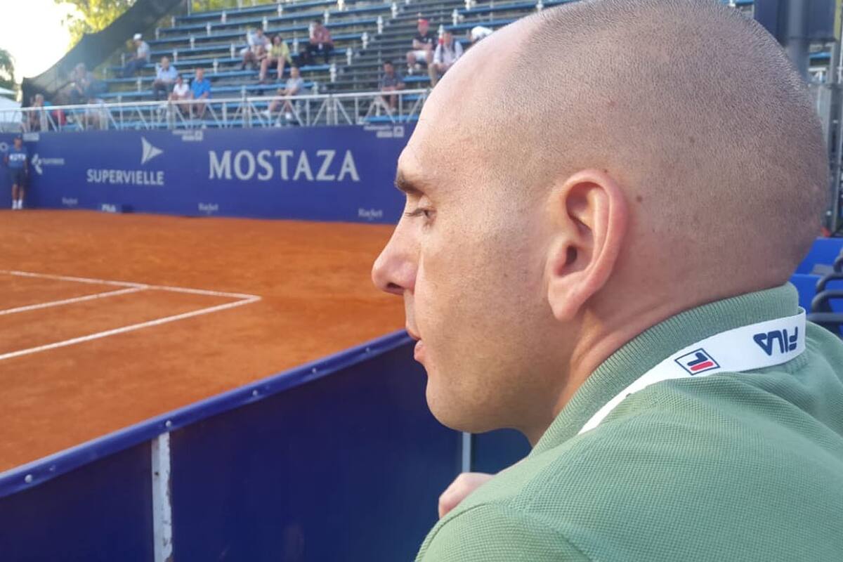 Roberto Rivas, ex piloto de TC que quedó ciego y hoy juega al tenis