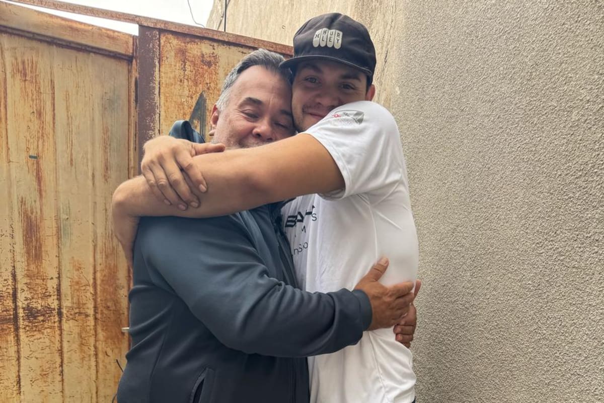 Roberto y Joel Meza en pleno reencuentro el domingo pasado