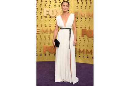 Robin Wright, de blanco, con un vestido de Saint Laurent.