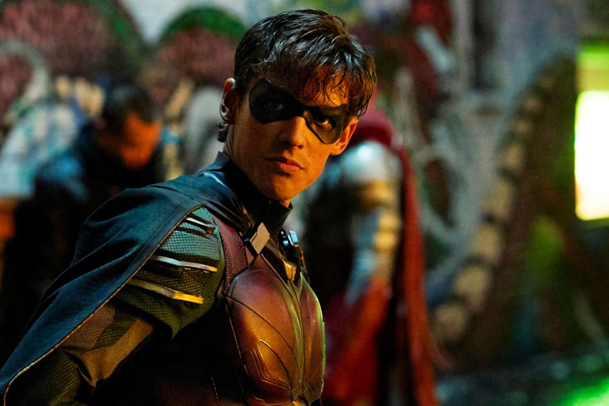 Brendon Thwaites es Dick Grayson en Titanes