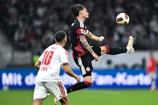 Raimondo marca triplete para Frosinone en Italia. Fráncfort corta sequía sin ganar en casa
