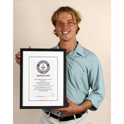 Robinson obtuvo el récord Guinness de la persona más joven en remar el Pacífico