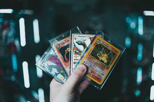 Robó cartas de Pokémon y acumuló una alta suma de dinero