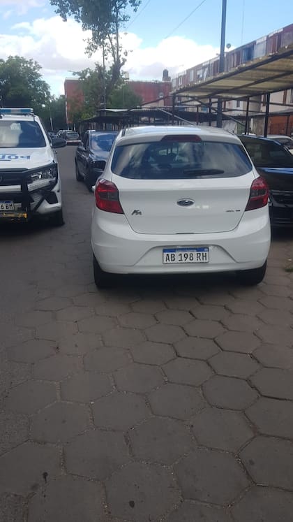 Robo de auto, persecución y tiroteo en Fuerte Apache