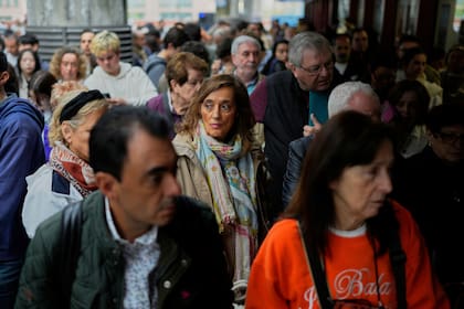 Robo de cables en España retrasa trenes de alta velocidad con miles de pasajeros