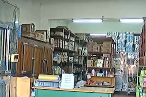 Robo en un súper de Carcarañá: entraron por el techo de la casa del intendente y reventaron la caja fuerte