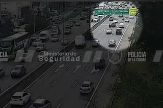 Robó un celular y se escapó corriendo por la avenida General Paz