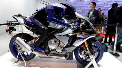 Robot humanoide (MOTOBOT) capaz de manejar una moto