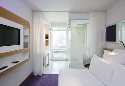 Robot que almacena el equipaje y restaurante casi sin meseros entre los detalles tecno del Yotel