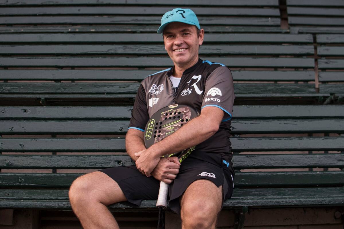 Roby Gattiker fue un símbolo del padel argentino en los 90