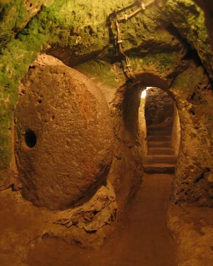 Rocas de media tonelada cerraban los túneles en tiempos de invasión