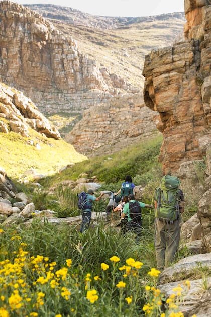 Rocas de millones de años y formaciones de tipo sedimentario en la reserva privada de Sierras Grandes.