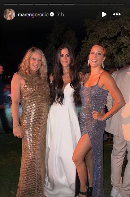 Rocío Marengo y Mica Viciconte junto a la novia