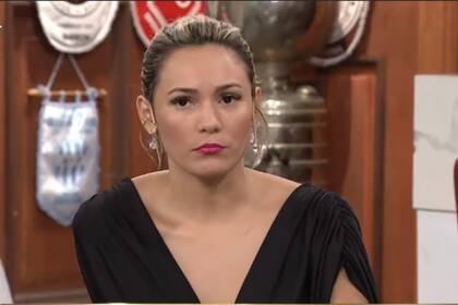 Rocío Oliva se va de Polémica en el bar