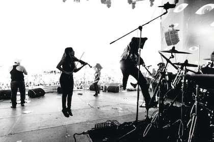 Rockeándola en el Wild Mint Festival, Rusia, en 2018.