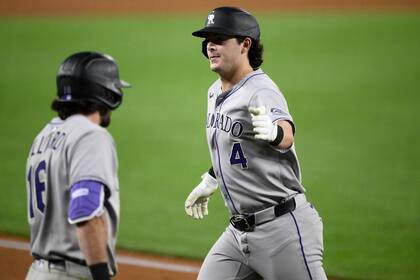 Rockies igualan récord de jonrones de franquicia en victoria 10-6 sobre los Nacionales