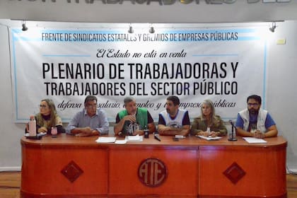 Rodolfo Aguiar, titular de ATE, en un plenario del Frente de Sindicatos Estatales y Gremios de Empresas Públicas