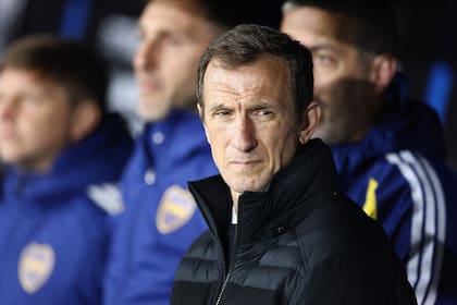 Rodolfo Arruabarrena definió diez de los 11 titulares para enfrentar a Recoleta; solo resta saber quién reemplazará a Paredes