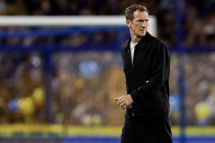 Rodolfo Arruabarrena mira el tablero y sabe que es necesario mover las piezas necesarias para mantener a Boca vivo en todos los frentes