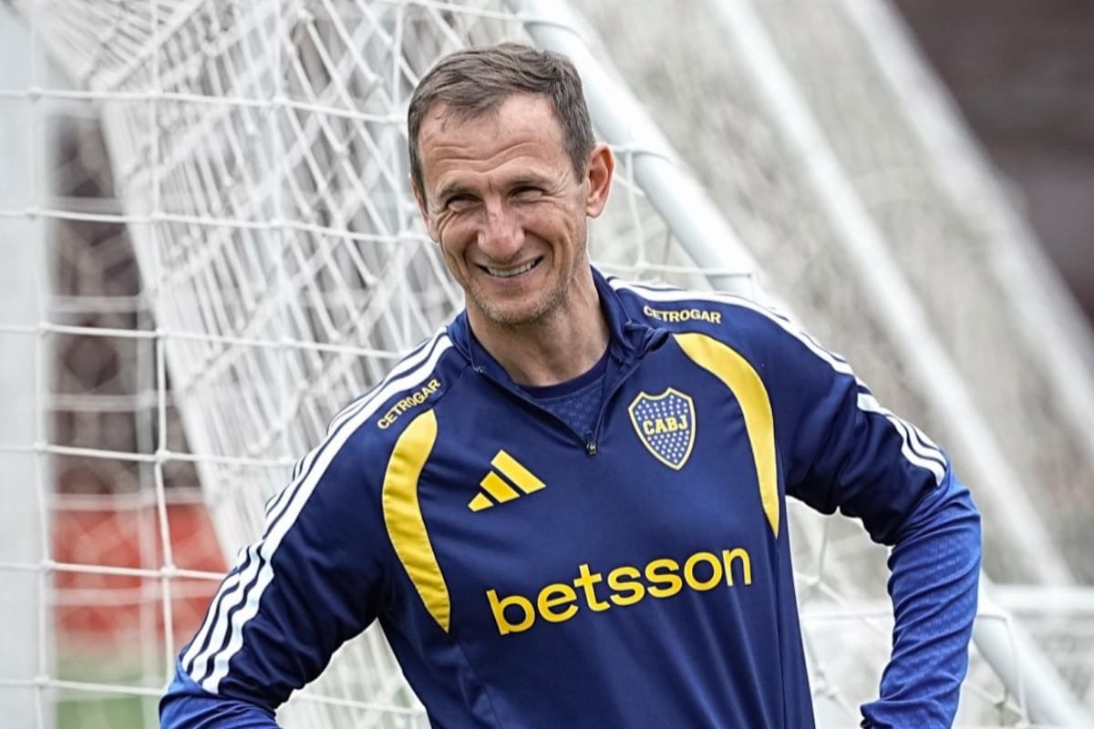 Rodolfo Arruabarrena, sonriente durante la práctica de Boca de este lunes en el predio de Flamengo