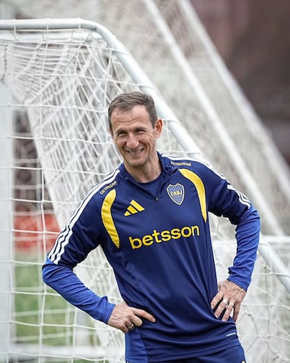 Rodolfo Arruabarrena, sonriente durante la práctica de este lunes en el predio de Flamengo