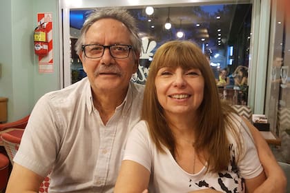 Rodolfo, con su esposa Stella. "Soy una bomba de tiempo", asegura.