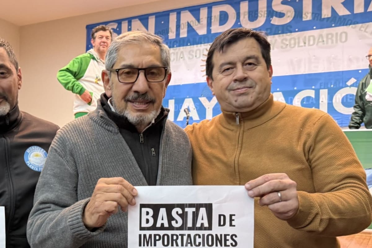 Rodolfo Daer, histórico jefe del gremio de la alimentación desde 1985, impulsa a Sergio Escalante como su sucesor