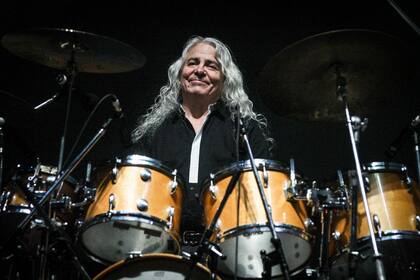 Rodolfo García, durante su participación en Las Bandas Eternas, concierto de Luis Alberto Spinetta, en el Estadio de Vélez