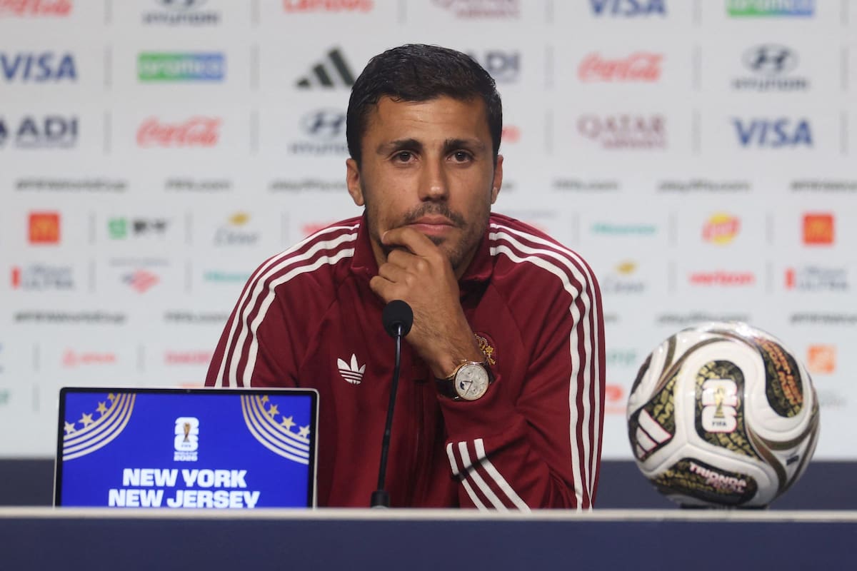 Rodri, número 16 de España, habla con los medios durante una conferencia de prensa previa a la final del Mundial 2026