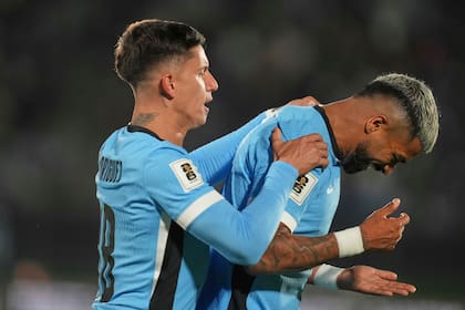 Rodrigo Aguirre abrió el marcador con un cabezazo tras una destacada maniobra individual de Giorgian De Arrascaeta.