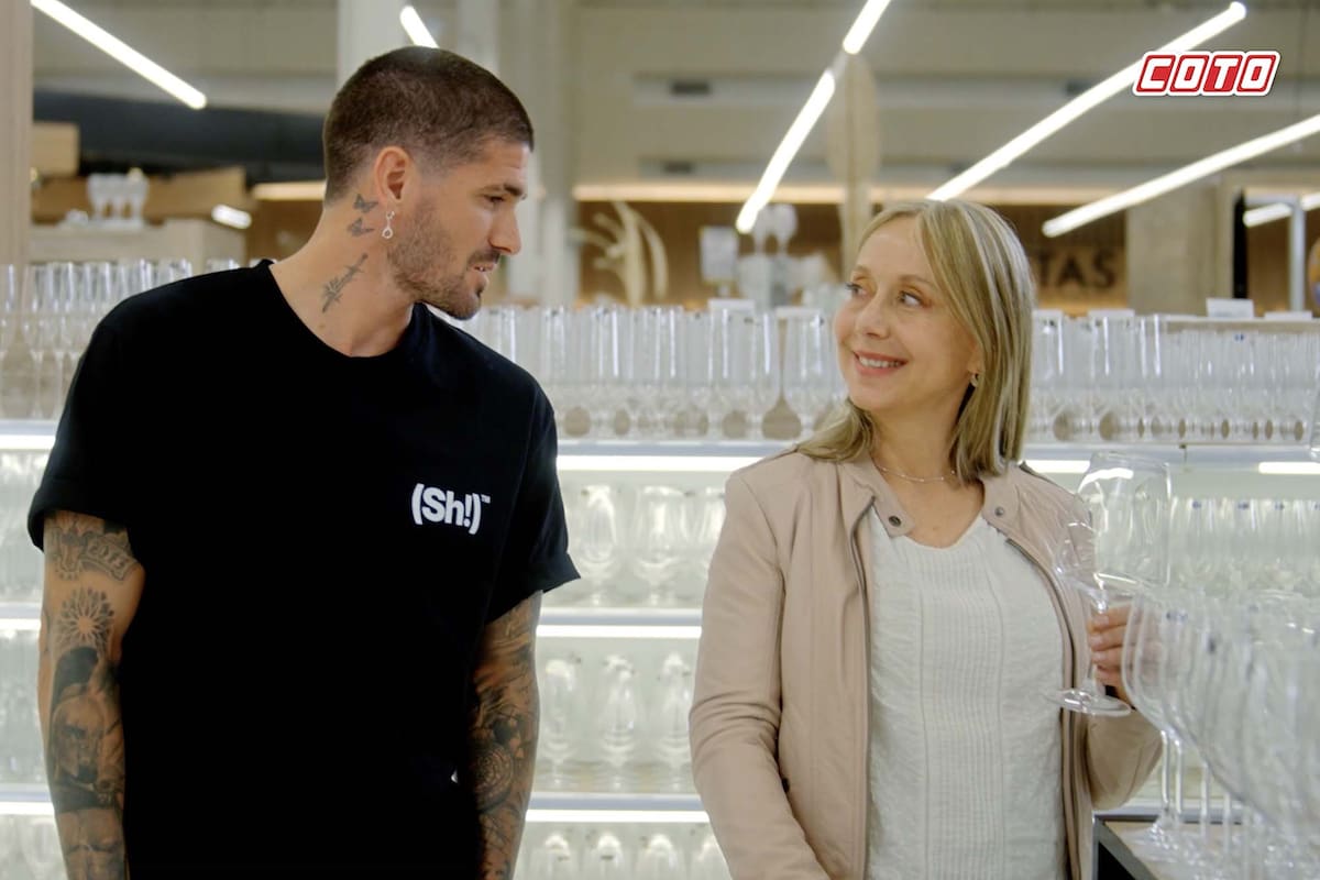 Rodrigo De Paul protagoniza la campaña por el aniversario de COTO.