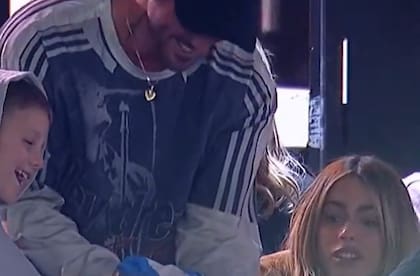 Rodrigo De Paul y Tini Stoessel en el Cilindro de Avellaneda