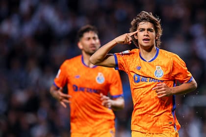 Rodrigo Mora, el chico de 18 años que juega en el Porto y que deslumbra al fútbol portugués