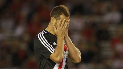 Rodrigo Mora, en problemas
