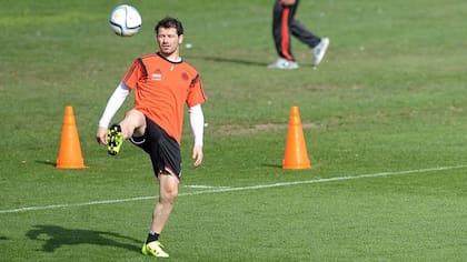 Rodrigo Mora hizo tres goles en la práctica de River