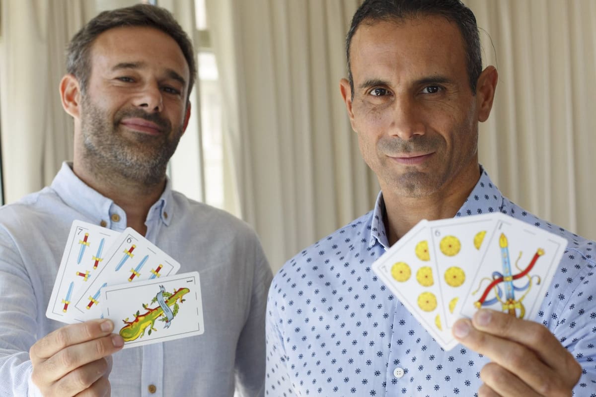 Rodrigo Ortega Sánchez y José Alberto Viciconti, con las cartas oficiales