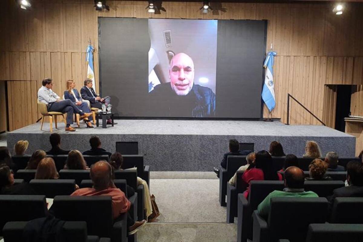 Rodríguez Larreta participó de la reunión de la Fundación Pensar en Corrientes