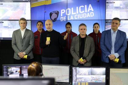 Rodríguez Larreta y su equipo durante la presentación de los nuevos canales de denuncia de la Ciudad