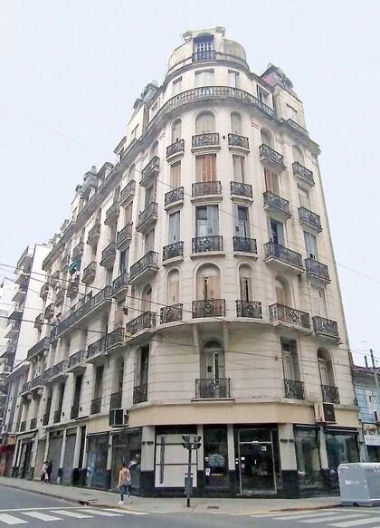 Rodríguez Peña y Sarmiento. Arquitecto (Juan) Augusto Plou.