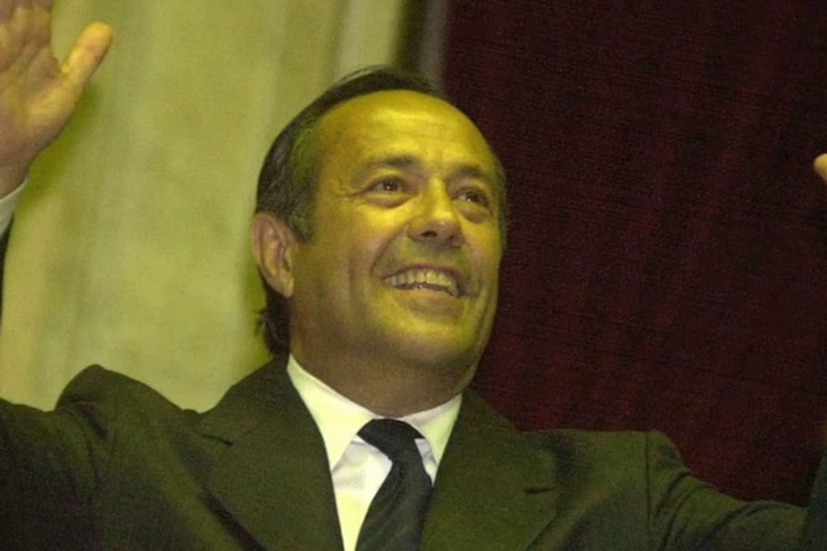 Rodríguez Saá anunció el default el 23 de diciembre de 2001 ante una Asamblea Legislativa que lo ovacionó; más de dos décadas después, la Argentina busca cerrar ese capítulo