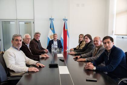 Rogelio Frigerio recibió a Nicolás Pino (SRA), Carlos Castagnani (CRA), Lucas Magnano (Coninagro) y Andrea Sarnari (FAA)