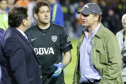 Roger Bello junto a Alejandro Burzaco y Agustín Orion en la Bombonera