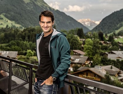 Roger, con el bellísimo paisaje de los Alpes suizos de fondo. Allí comenzó a forjar su camino