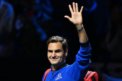 Roger Federer disfruta de sus instantes finales dentro de una cancha, junto a los más grandes tenistas del circuito