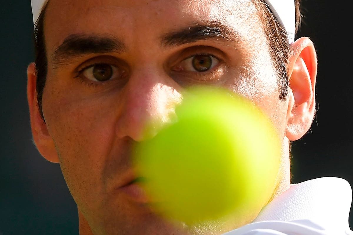 Roger Federer, probablemente el mejor tenista de todos los tiempos, hoy cumple 40 años y, como nunca antes, hay incertidumbre sobre su futuro en el tour.