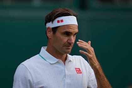 Roger Federer, que compitió por última vez en julio pasado en Wimbledon, se recupera de una tercera cirugía en la rodilla derecha.